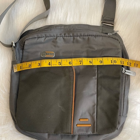 Tumi T-tech Gray Messenger Crossbody Shoulder Bag - Picture 3 of 13